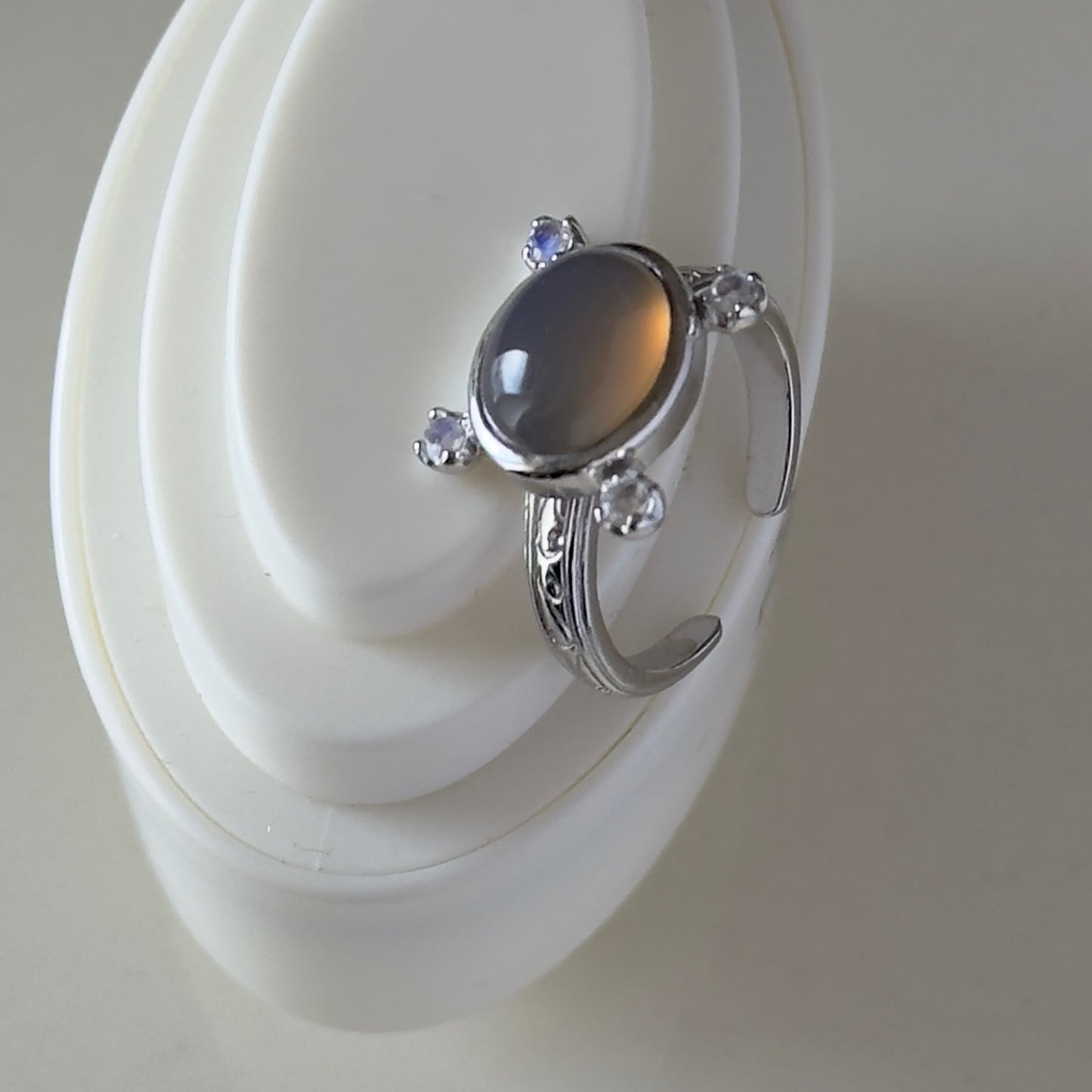 [ gray onyx ] oval petit silver