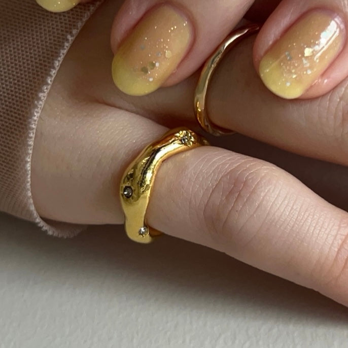 [ greige ] nuanced pinky ring [ gold ]