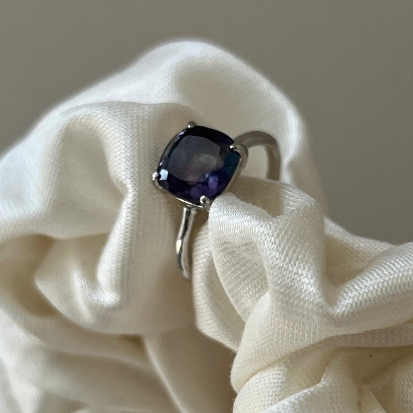 [ fluorite ] square faceted cut silver