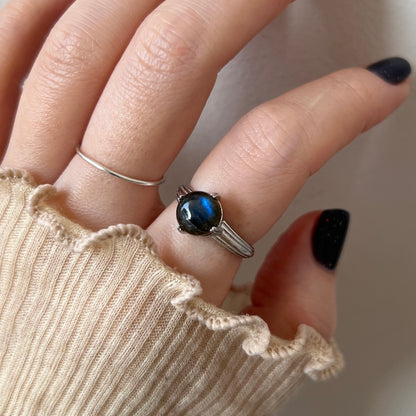 [ black labradorite ] croissant silver
