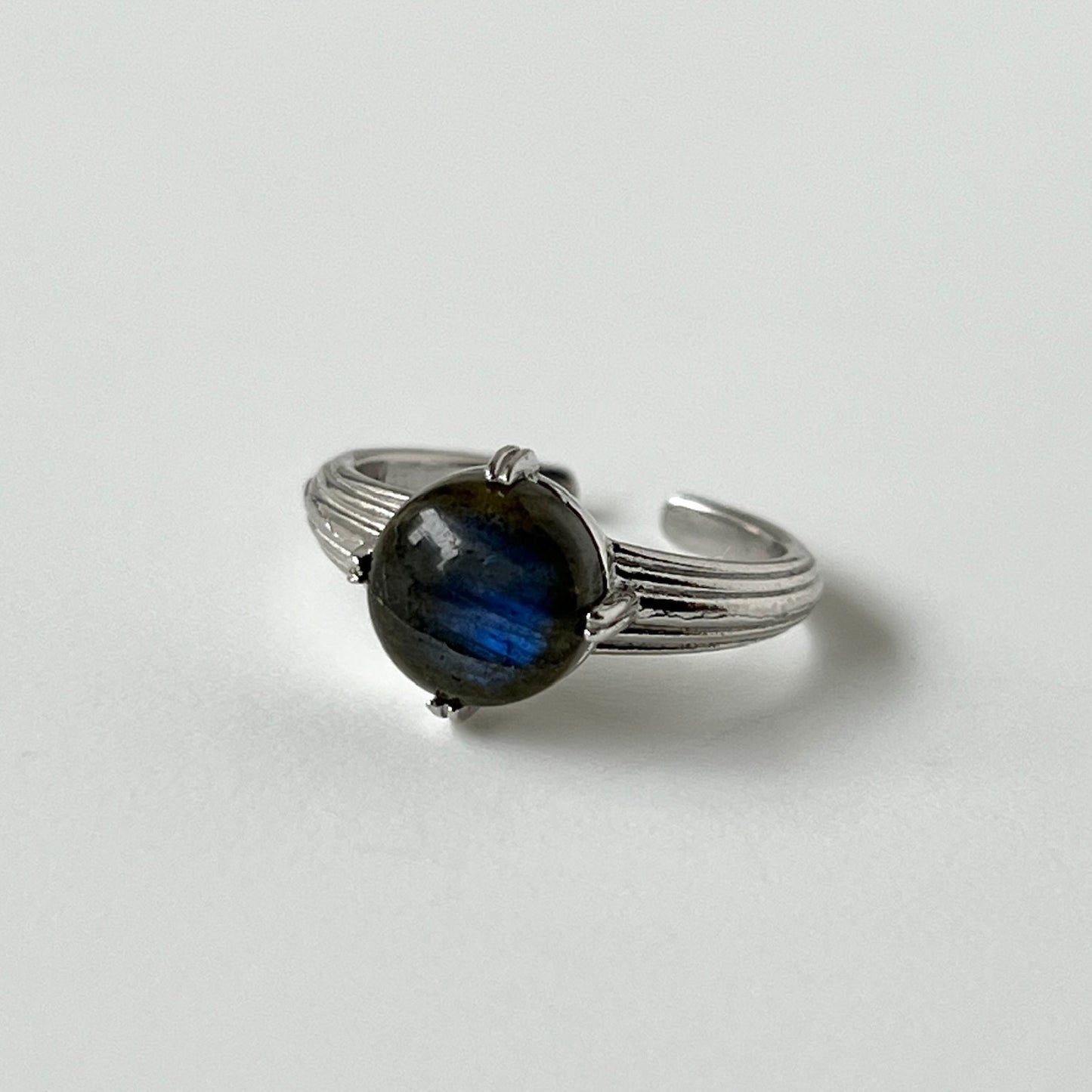 [ black labradorite ] croissant silver