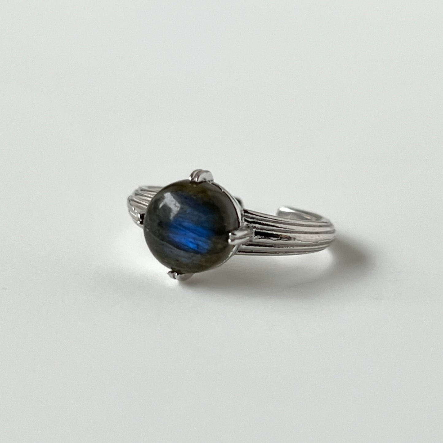 [ black labradorite ] croissant silver