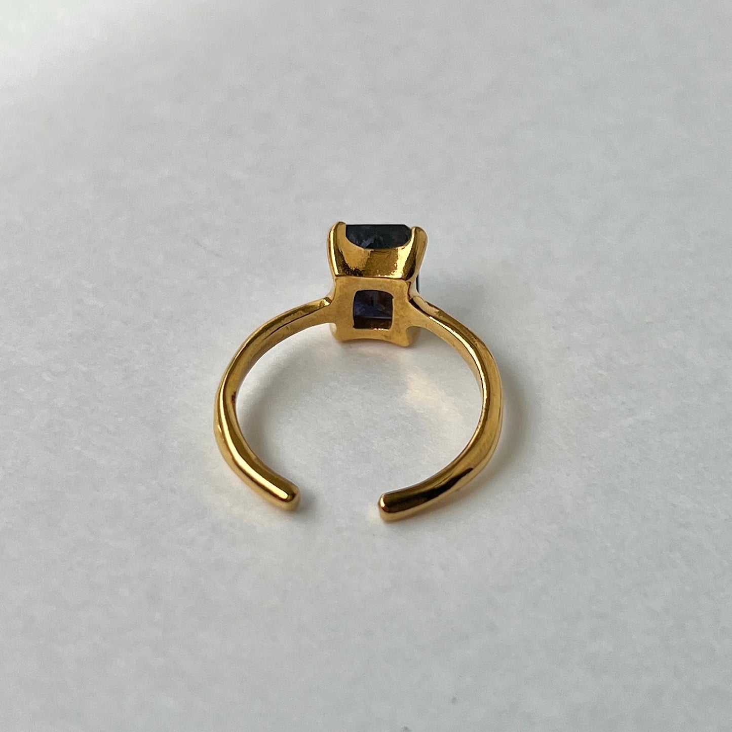 [ iolite ] rectangle faceted cut gold