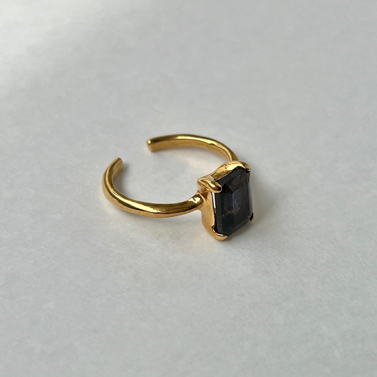 [ iolite ] rectangle faceted cut gold