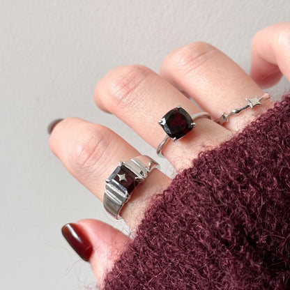 [ garnet ] square faceted cut silver