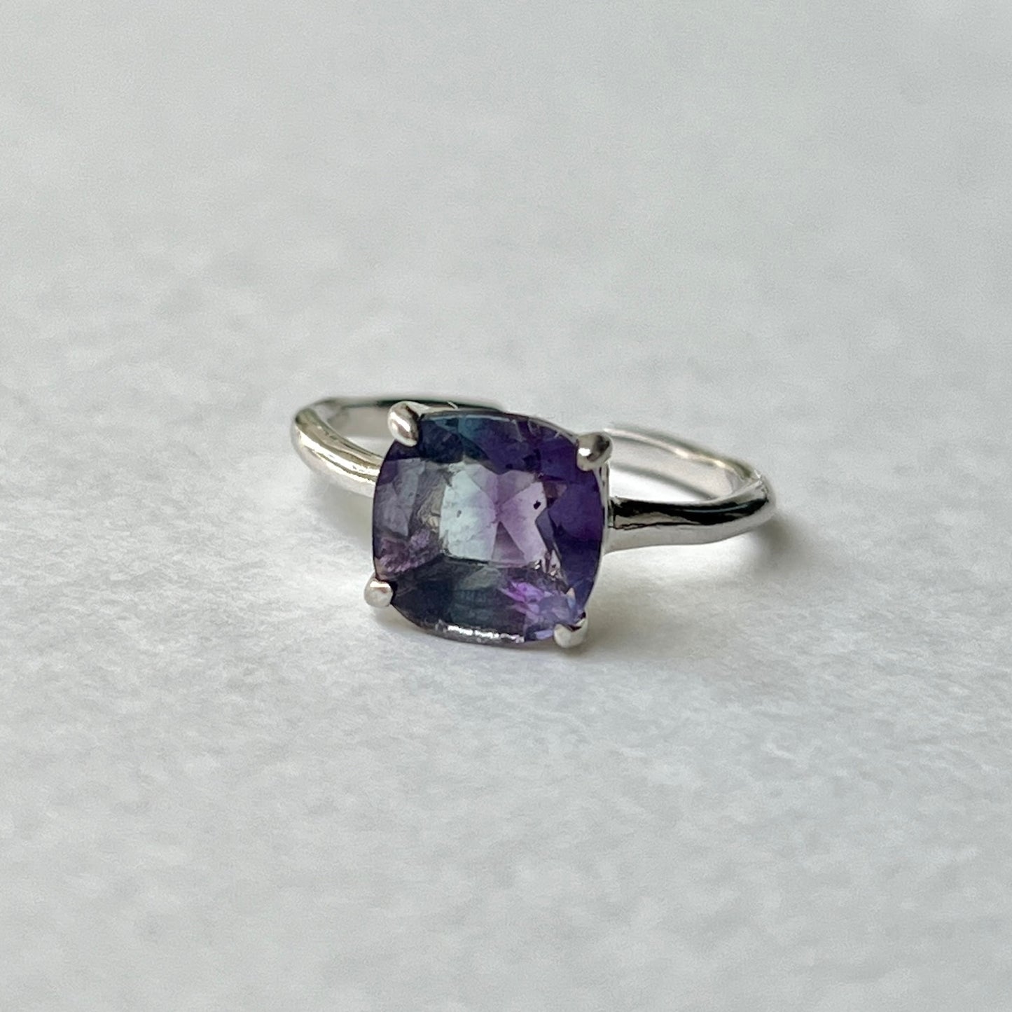[ fluorite ] square faceted cut silver