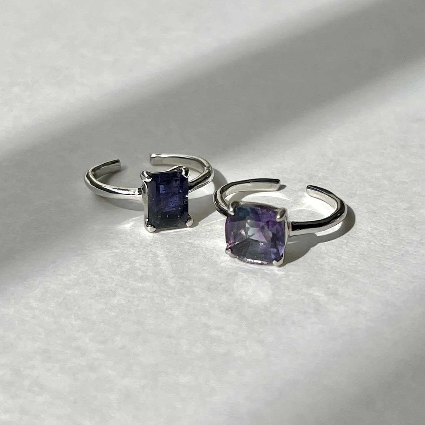 [ iolite ] rectangle faceted cut silver