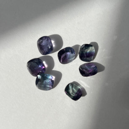 [ fluorite ] square faceted cut silver