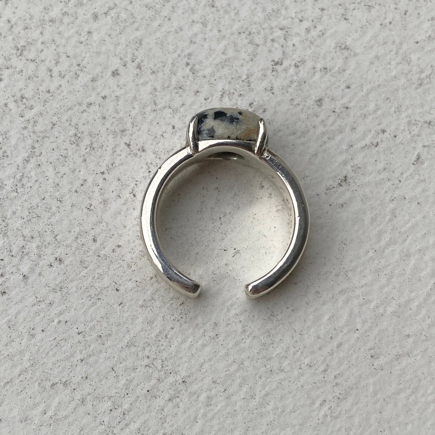 [ dalmatian jasper ]  trois silver