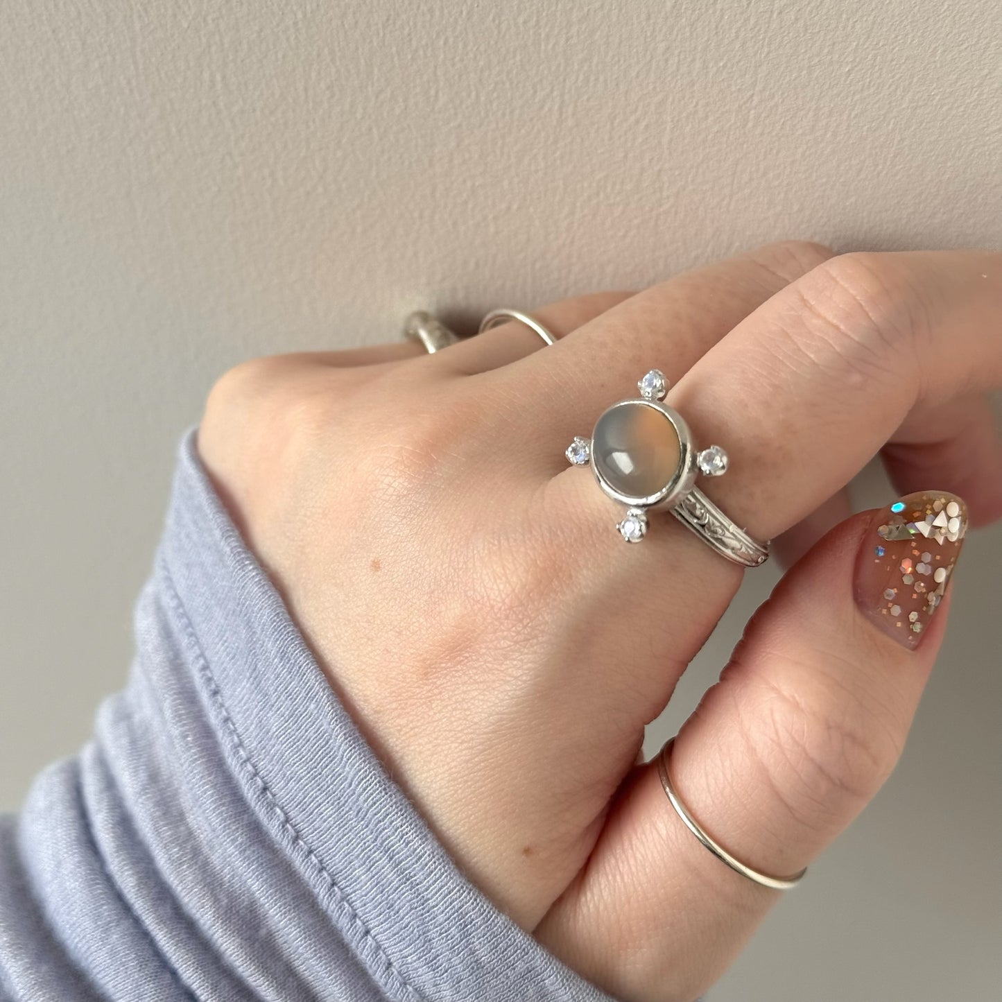 [ gray onyx ] oval petit silver