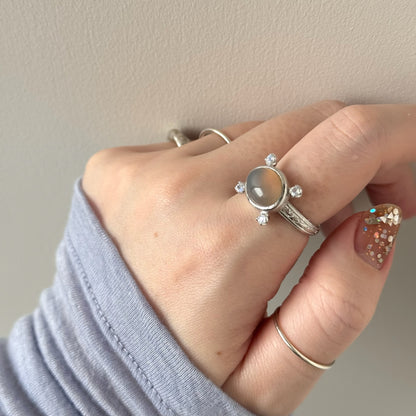 [ gray onyx ] oval petit silver