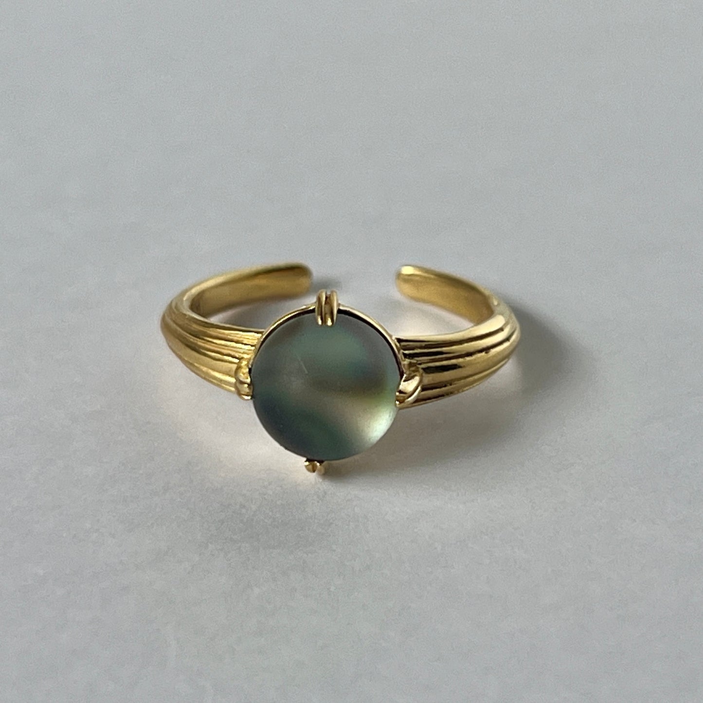 [ avalon shell ] croissant gold