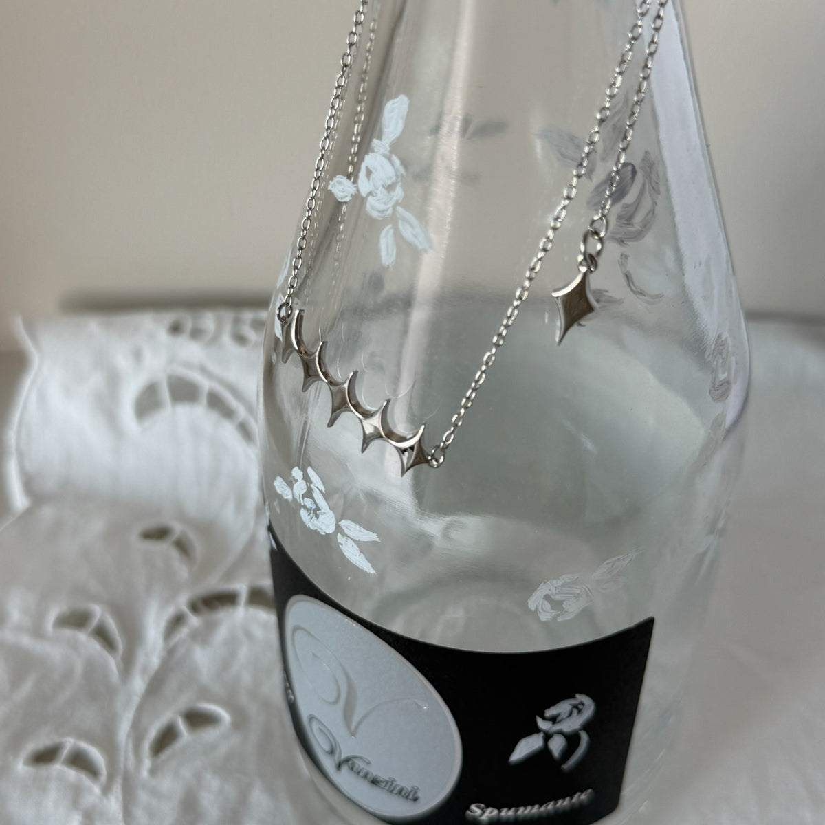 [ silver ] diamond shaped necklace