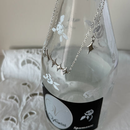 [ silver ] diamond shaped necklace