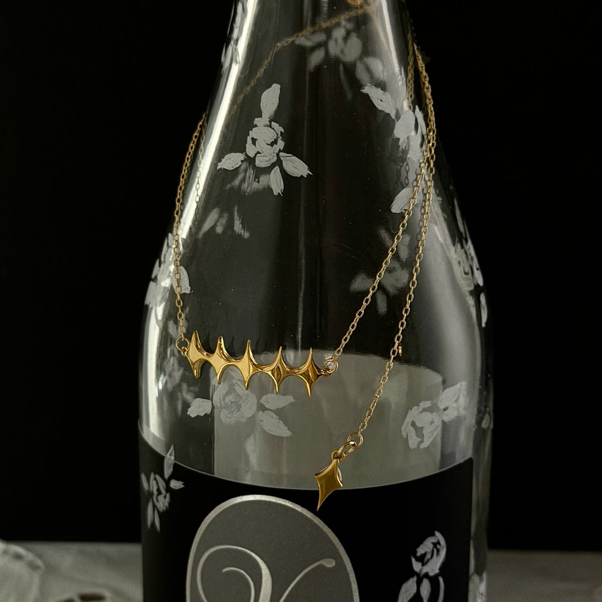 [ gold ] diamond shaped necklace