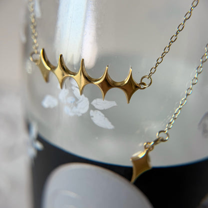[ gold ] diamond shaped necklace