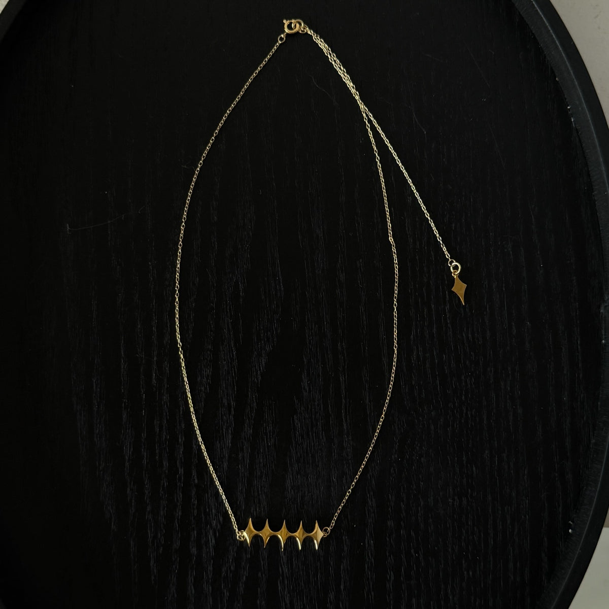 [ gold ] diamond shaped necklace