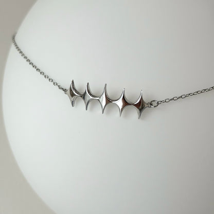 [ silver ] diamond shaped necklace