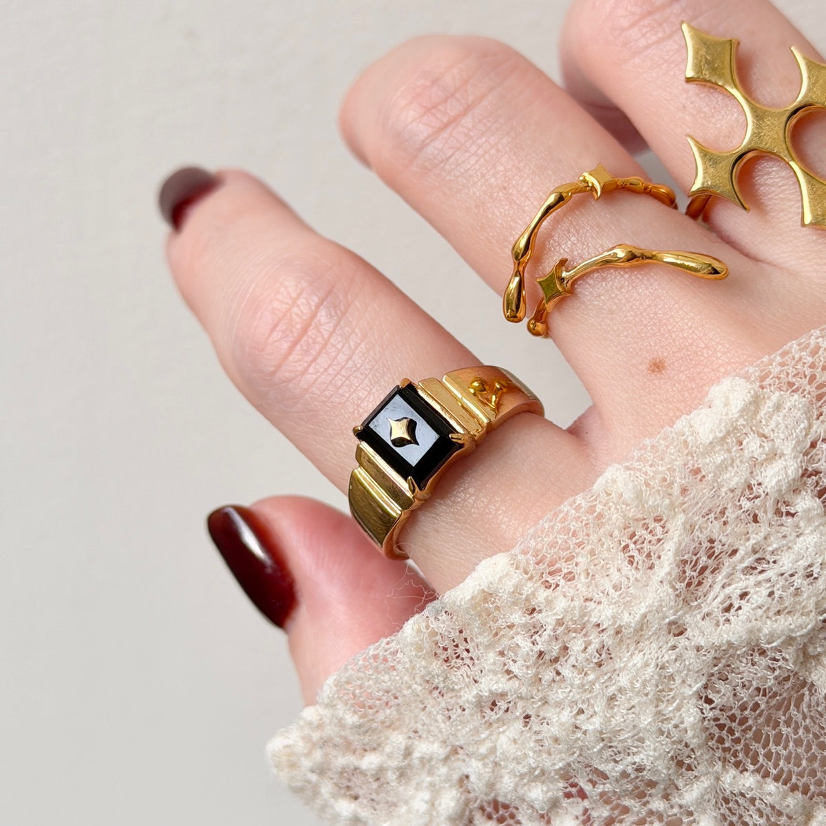 [ black onyx ] telescope gold