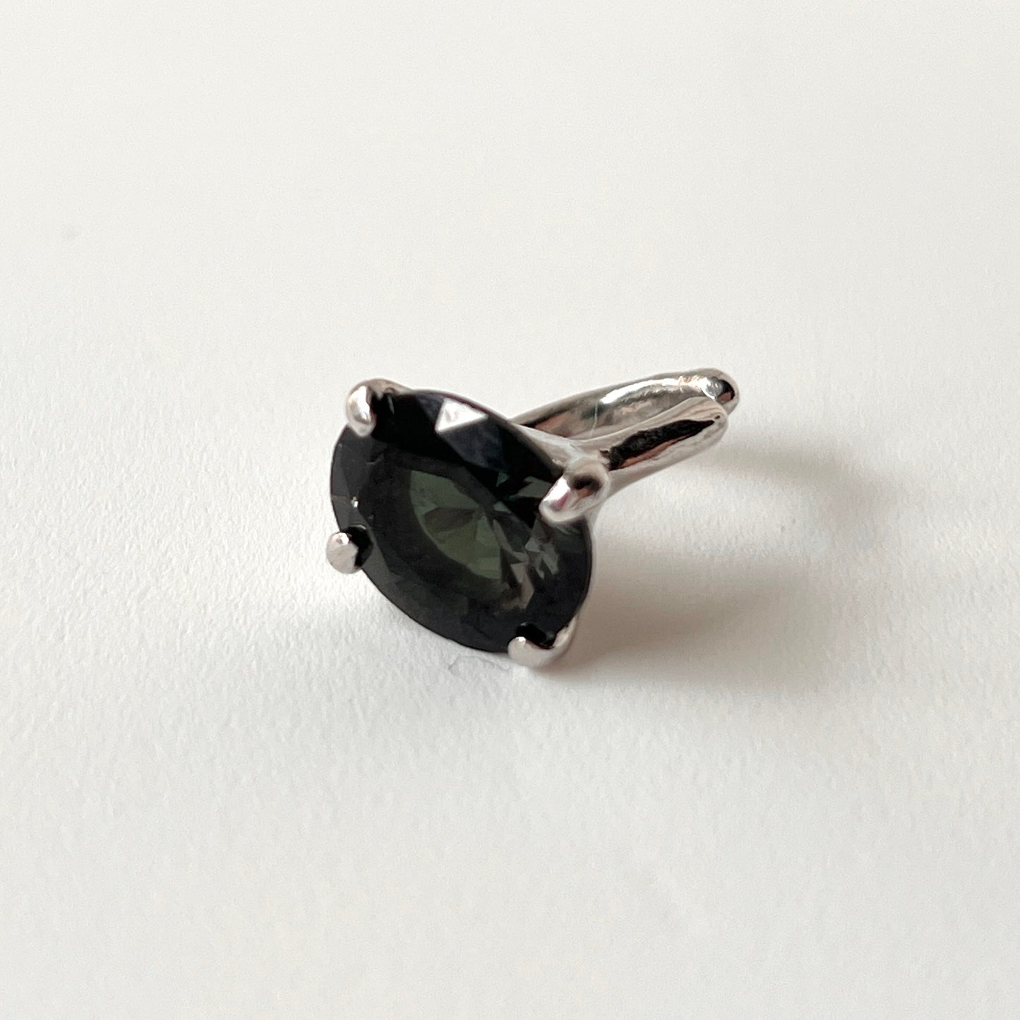 [ moss green glass ] GEM ear cuff silver