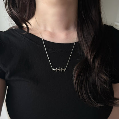 [ silver ] diamond shaped necklace