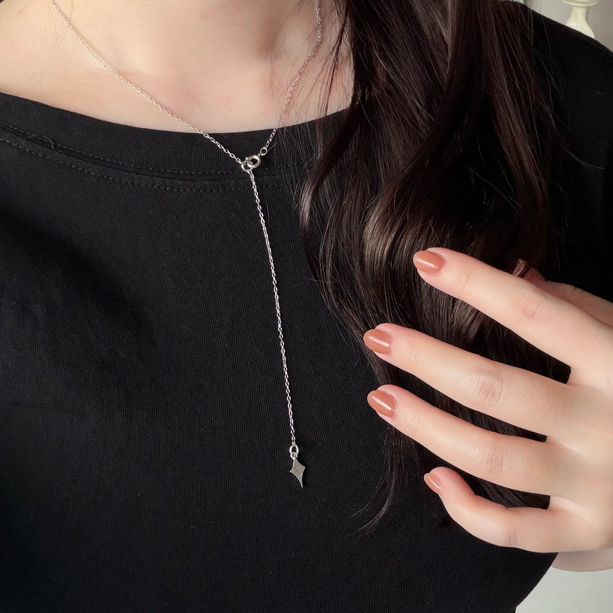 [ silver ] diamond shaped necklace