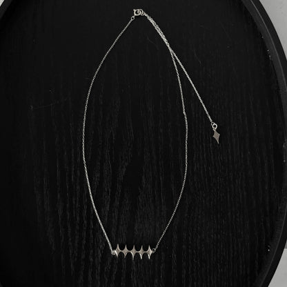 [ silver ] diamond shaped necklace
