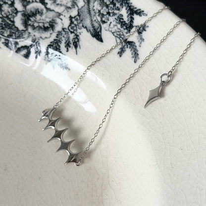 [ silver ] diamond shaped necklace