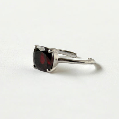 [ garnet ] square faceted cut silver