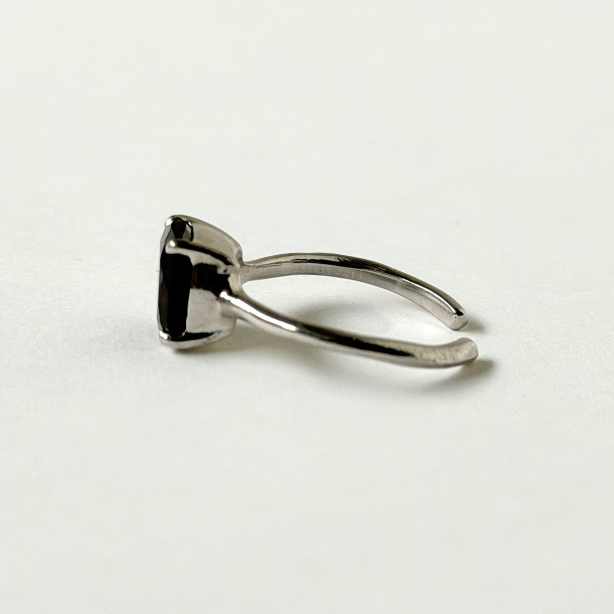 [ garnet ] square faceted cut silver