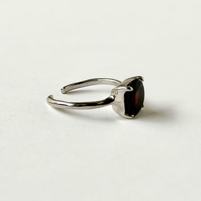 [ garnet ] square faceted cut silver