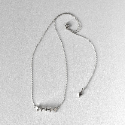 [ silver ] diamond shaped necklace