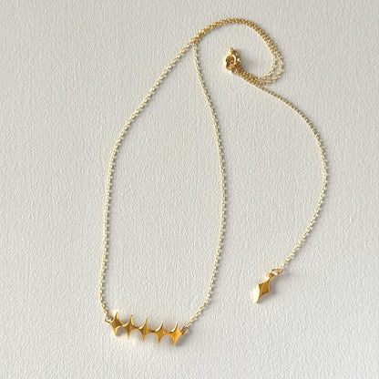 [ gold ] diamond shaped necklace