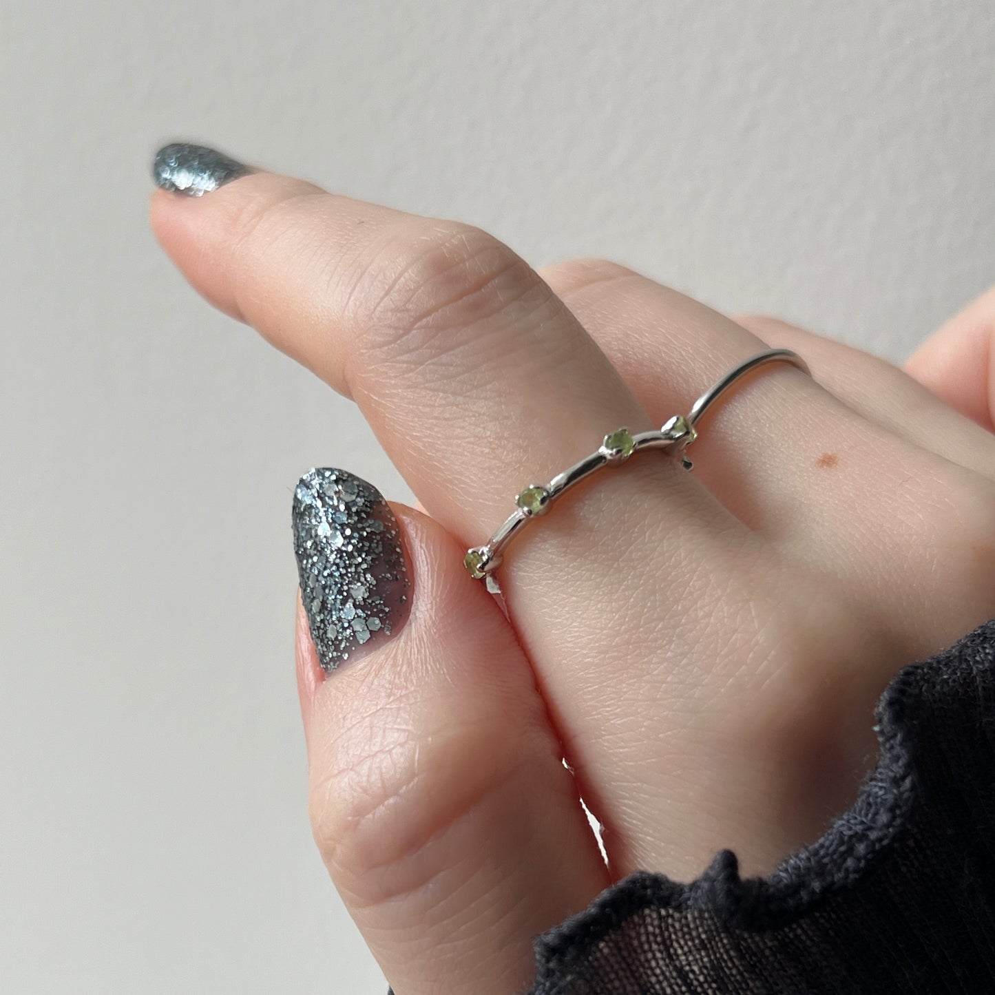 [ peridot ] um garland ring silver