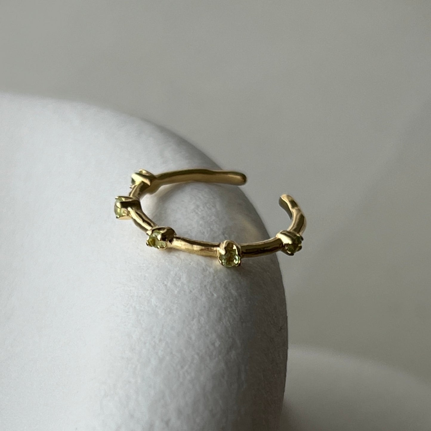 [ peridot ] um garland ring gold