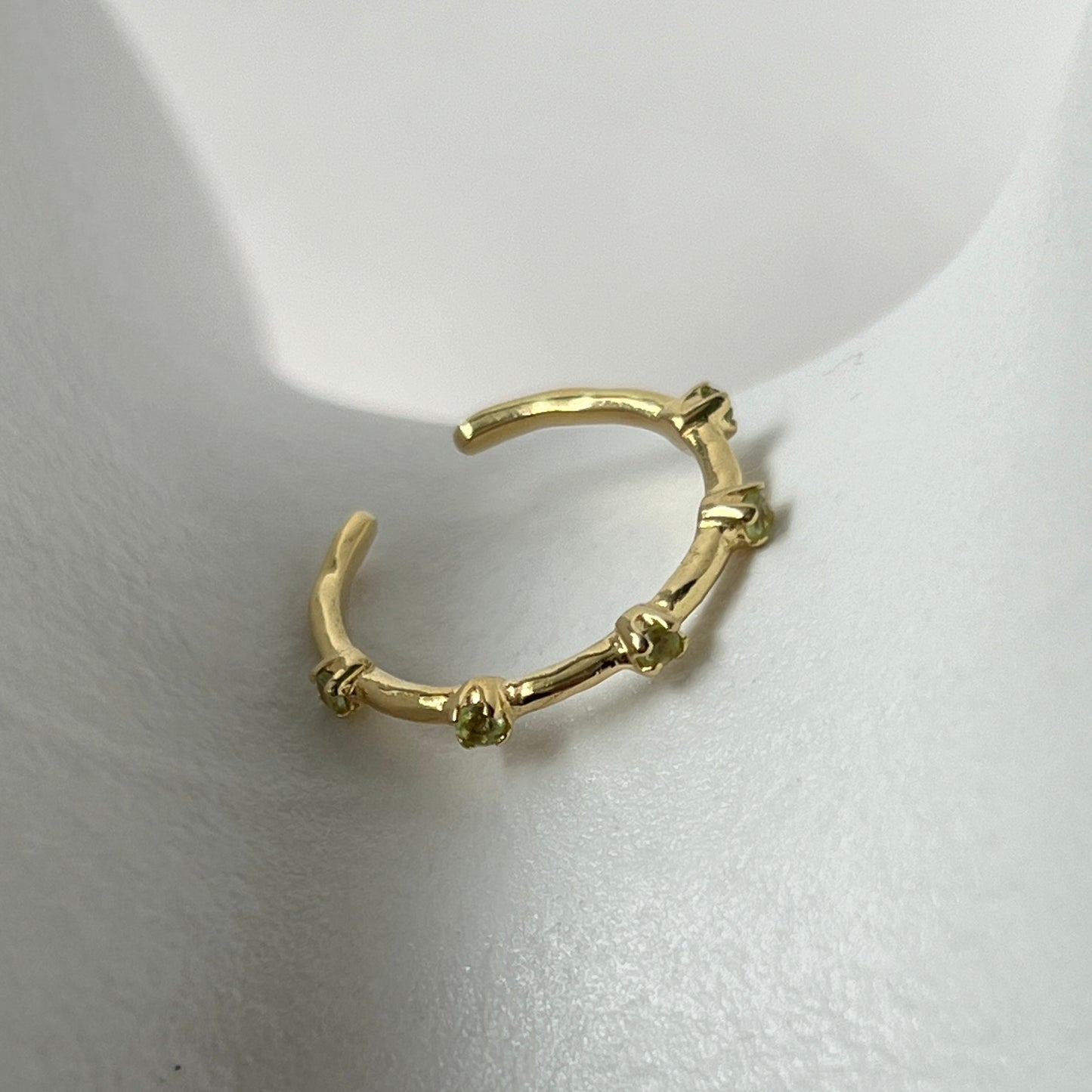 [ peridot ] um garland ring gold