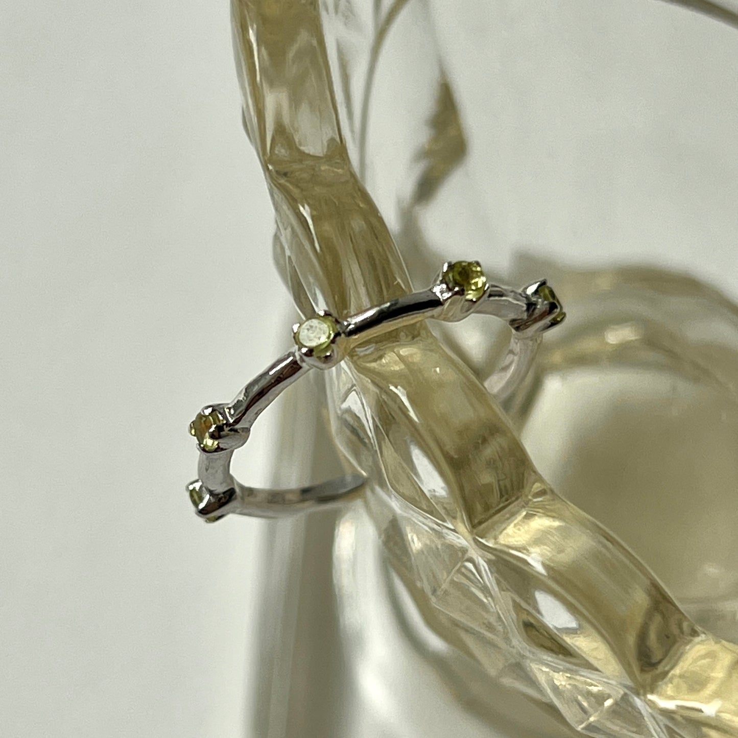 [ peridot ] um garland ring silver