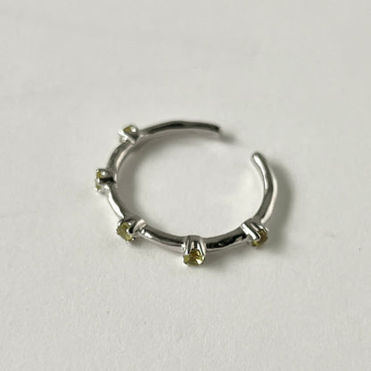 [ peridot ] um garland ring silver