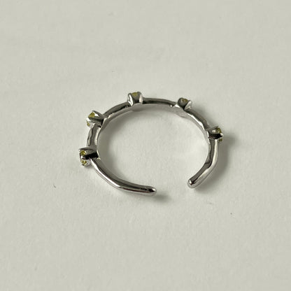 [ peridot ] um garland ring silver