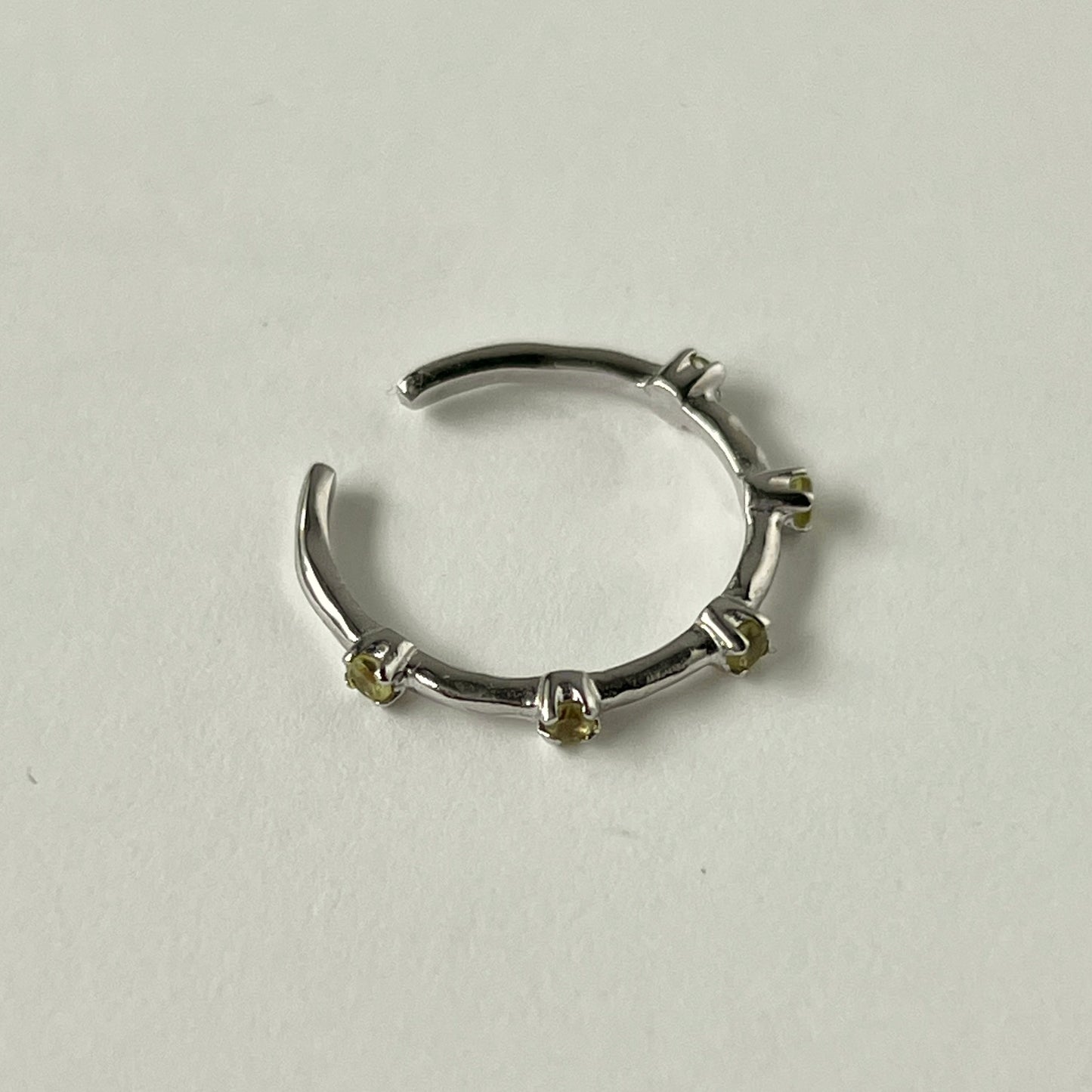 [ peridot ] um garland ring silver