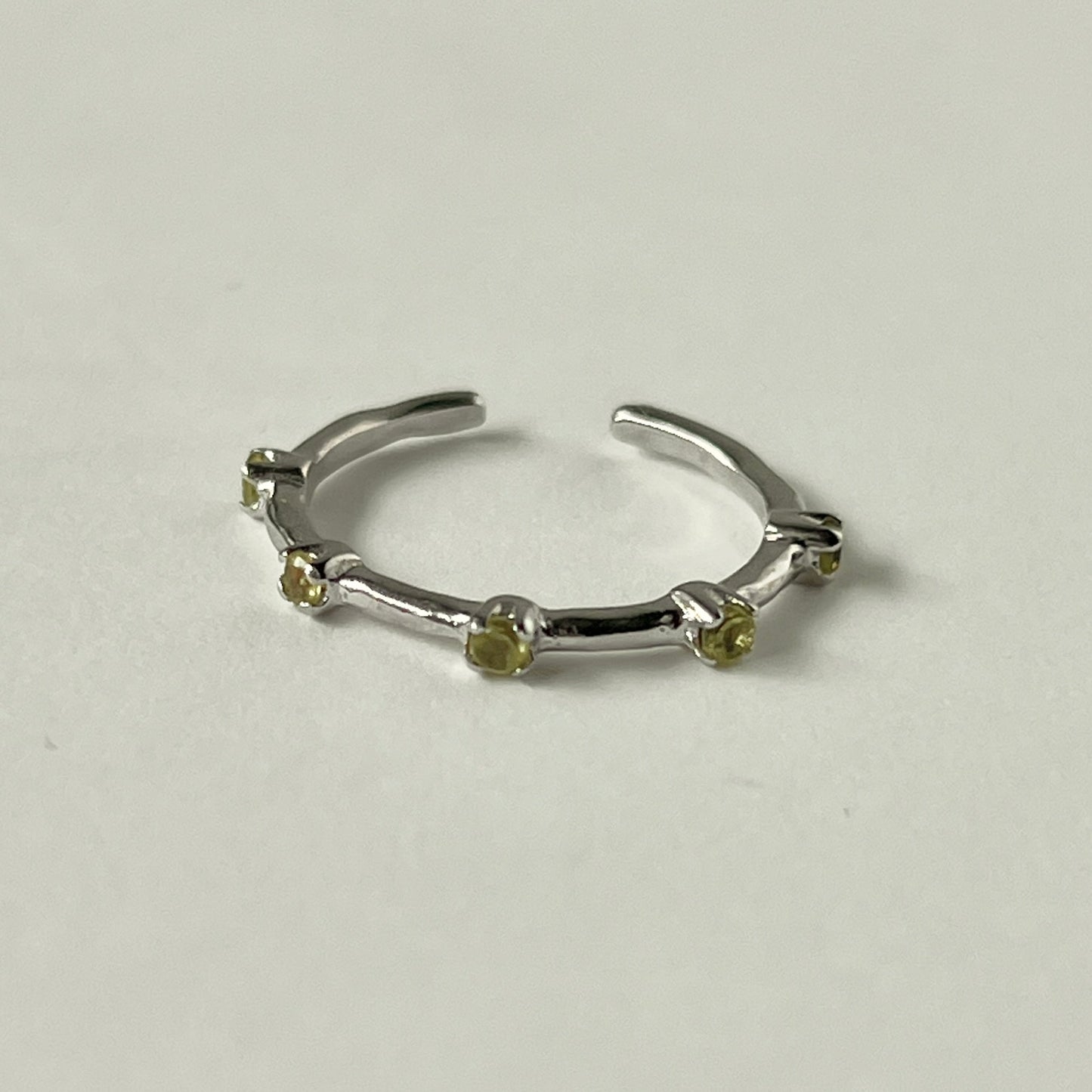 [ peridot ] um garland ring silver