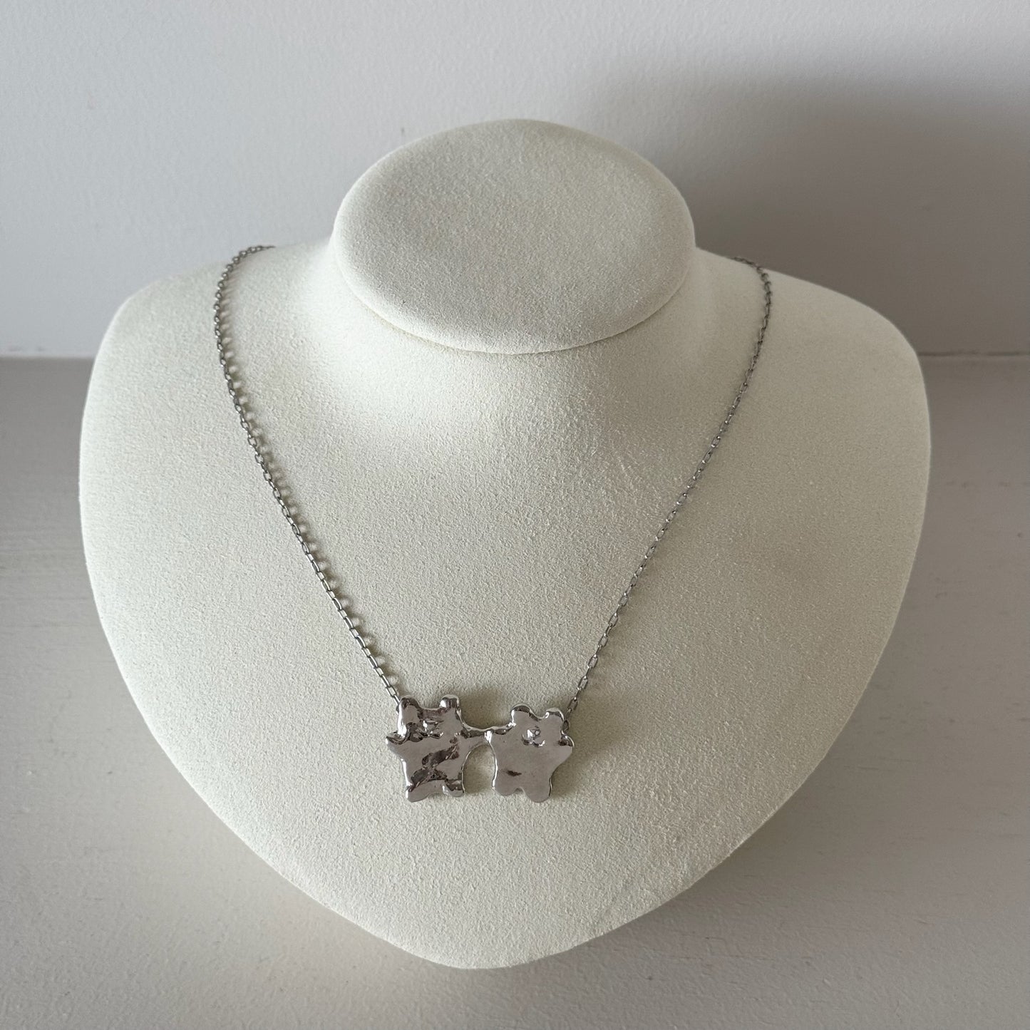 [ silver ] bears necklace