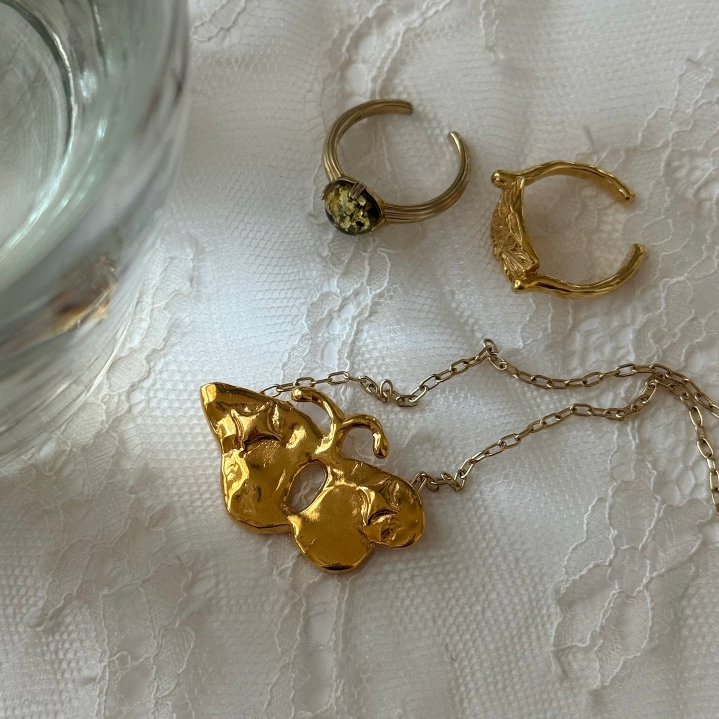 [ gold ] butterfly necklace