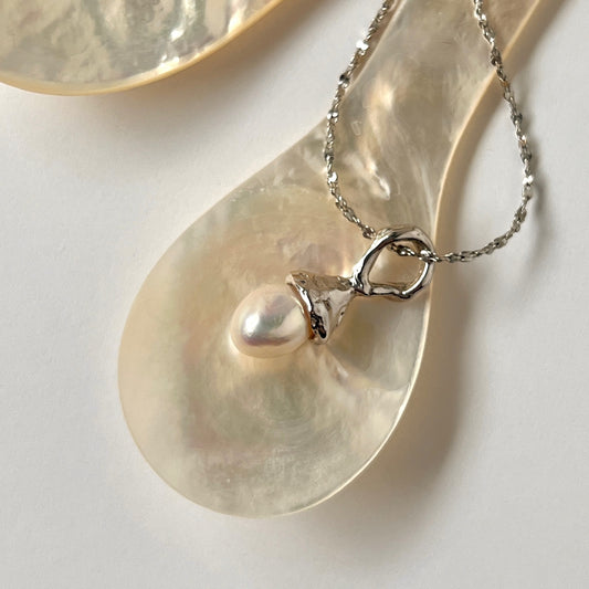 [ baroque pearl ] drip necklace silver