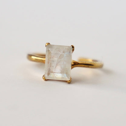 [ moon stone ] rectangle faceted cut gold