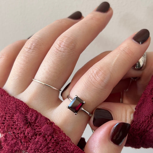 [ garnet ] rectangle faceted cut silver