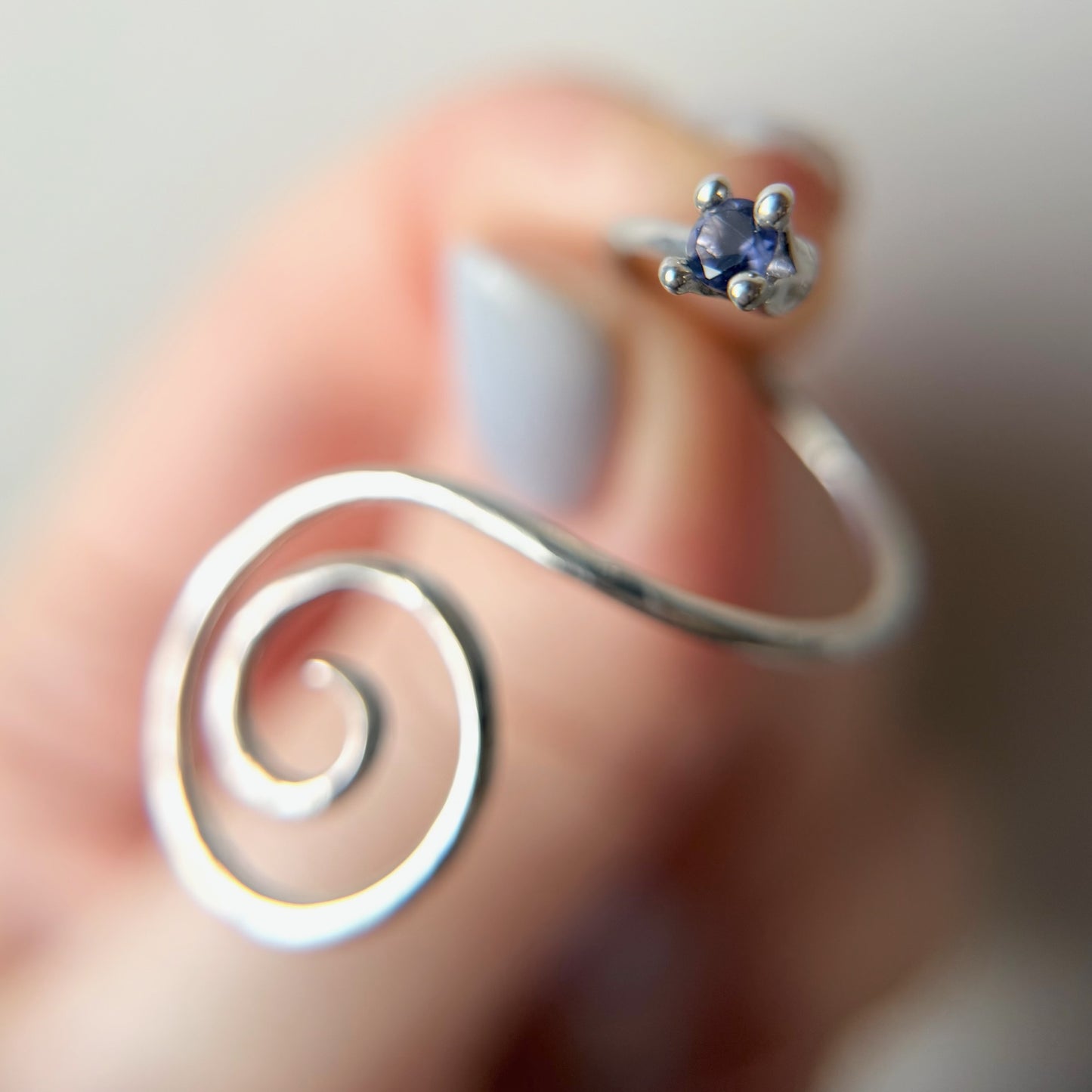 [ iolite ] swirl ring silver