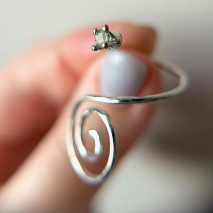 [ green apetite ] swirl ring silver