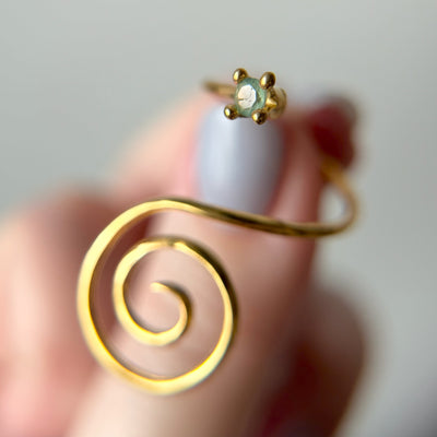 [ green apetite ] swirl ring gold