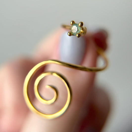 [ green apetite ] swirl ring gold